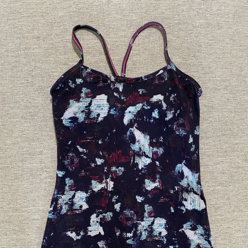 LULULEMON TANK W/ BUILT IN BRA!